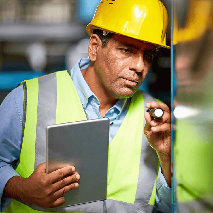 Novade-Quality-inspector-image construction site inspector with tablet